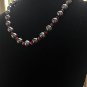 Discover the Lustrous Elegance of Black South Sea Mother of Pearls String – Shop Now!
