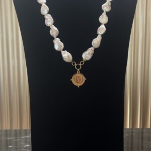 Add a touch of elegance with our Mother of Pearls String