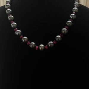 Discover the Lustrous Elegance of Black South Sea Mother of Pearls String – Shop Now!