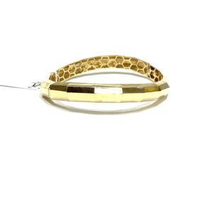 Get Luxury and Style with Our 18kt Gold Bracelet Collection – Shop Now!