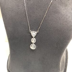 Sparkle and Shine: 18kt Solitaire Diamond Pendant for Effortless Elegance