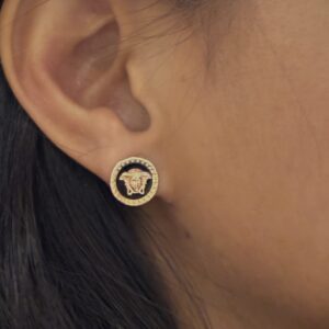 Sparkle in Style: 18kt Gold Studs for Effortless Elegance