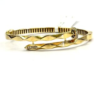 18K Gold Bracelet for Women – Elegant 14K Gold Jewelry, Luxury Wrapped in Beauty